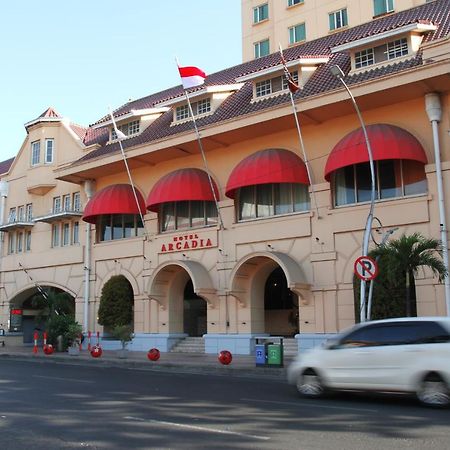 Arcadia Surabaya Hotel Exterior foto