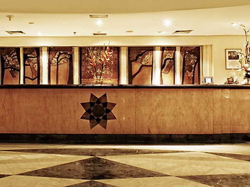 Arcadia Surabaya Hotel Exterior foto