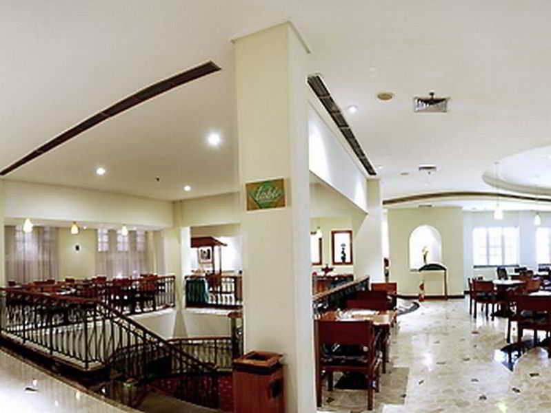 Arcadia Surabaya Hotel Exterior foto